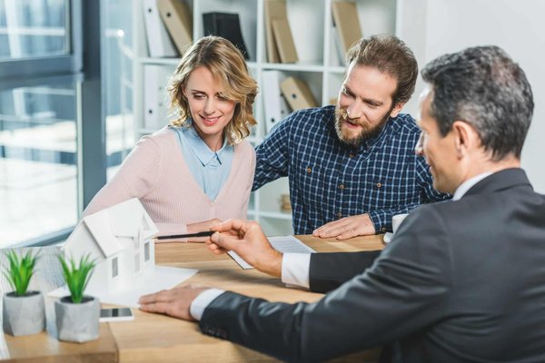 Agence immobilière à Méribel : combien coûte sa prestation ?